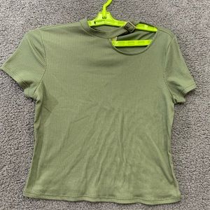 No Boundaries green shirt with buckle accessory